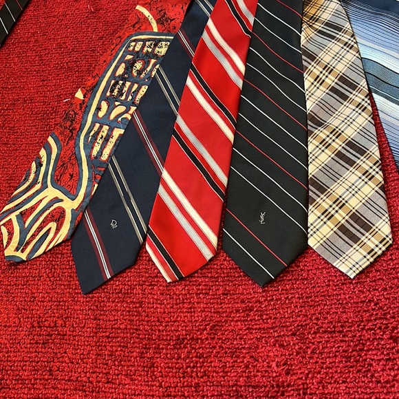 Bundle of ties - Picture 3 of 7